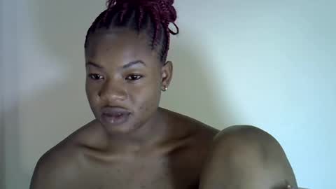 Snapshot of sexyshaz22 chatting on July 1, 10:31 pm sexyshaz22 online show from July 1, 10:31 pm