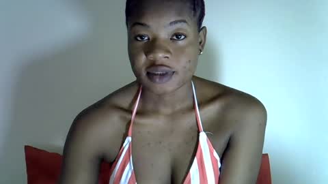 Snapshot of sexyshaz22 chatting on July 10, 9:28 pm sexyshaz22 online show from July 10, 9:28 pm