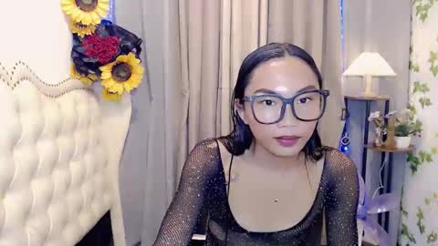 sexyshinixx online show from November 17, 2:34 pm