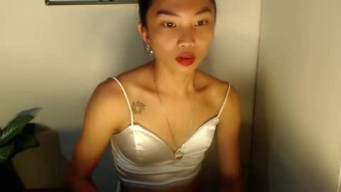 Snapshot of sexyshinixx chatting on August 5, 7:55 am sexyshinixx online show from August 5, 7:55 am
