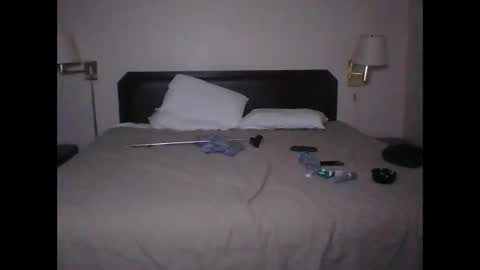 Smooth bi guy online show from December 7, 7:38 am