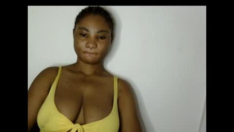 Snapshot of sexyvvy chatting on July 6, 6:54 am sexyvvy online show from July 6, 6:54 am