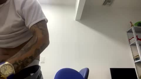 Snapshot of sexywhite_col chatting on November 6, 7:09 am sexywhite_col online show from November 6, 7:09 am