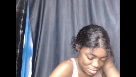 Snapshot of sexyxbunnyxx chatting on December 4, 4:49 pm Blue online show from December 4, 4:49 pm