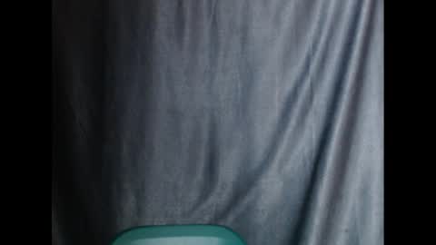 Snapshot of sexyxbunnyxx chatting on December 5, 7:05 am Blue online show from December 5, 7:05 am