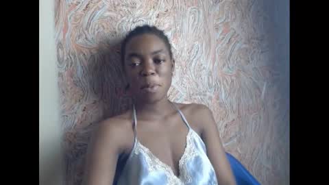 Snapshot of sexyxbunnyxx chatting on December 8, 8:04 pm Blue online show from December 8, 8:04 pm