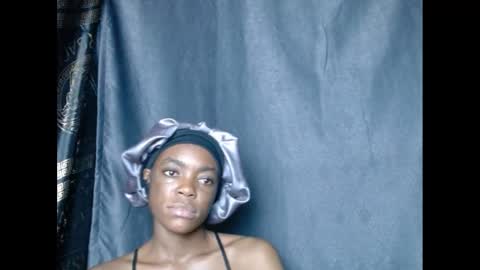 Snapshot of sexyxbunnyxx chatting on December 15, 5:31 pm Blue online show from December 15, 5:31 pm
