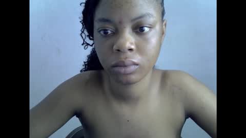 sexyxpeach online show from March 29, 9:15 pm