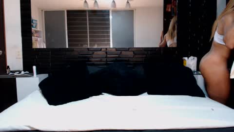 Snapshot of sexyycutedoll chatting on January 30, 1:55 am sexyycutedoll online show from January 30, 1:55 am