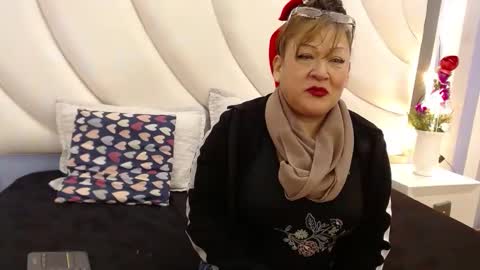 Mary online show from December 2, 11:37 am