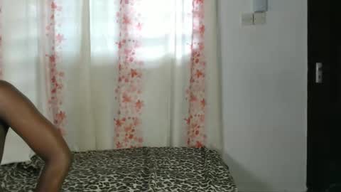 sexyzuriel online show from May 25, 12:33 pm