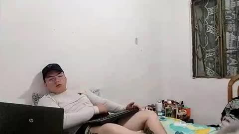 Snapshot of sfebz chatting on November 16, 1:33 am sfebz online show from November 16, 1:33 am