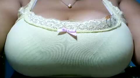 Snapshot of shaddaiidirtii chatting on July 10, 1:47 pm Shadaii online show from July 10, 1:47 pm