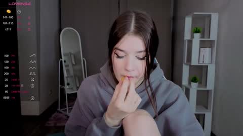 Snapshot of shadowlaceee chatting on November 15, 12:23 pm shadowlaceee online show from November 15, 12:23 pm