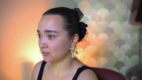 Lily  online show from December 19, 2:24 pm