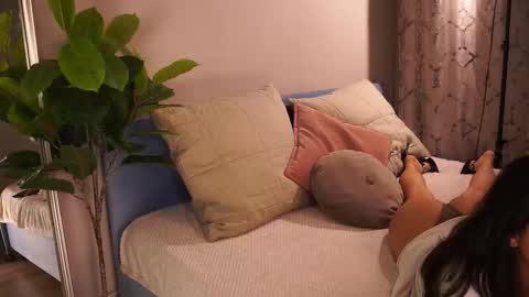 Lily  online show from December 20, 4:36 pm