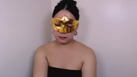 Snapshot of shadowseductress chatting on February 2, 11:25 pm shadowseductress online show from February 2, 11:25 pm