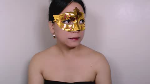 Snapshot of shadowseductress chatting on February 3, 2:53 am shadowseductress online show from February 3, 2:53 am