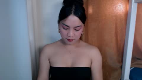 Snapshot of shadowseductress chatting on February 25, 11:47 pm shadowseductress online show from February 25, 11:47 pm