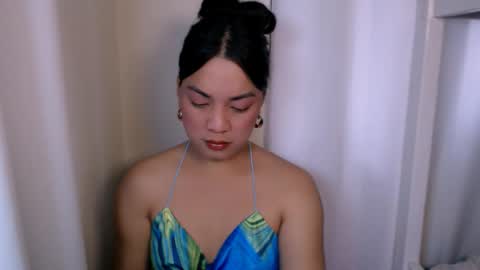 Snapshot of shadowseductress chatting on February 27, 10:32 pm shadowseductress online show from February 27, 10:32 pm