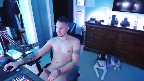 Snapshot of shaftyone4u chatting on January 17, 12:42 am shaftyone4u online show from January 17, 12:42 am