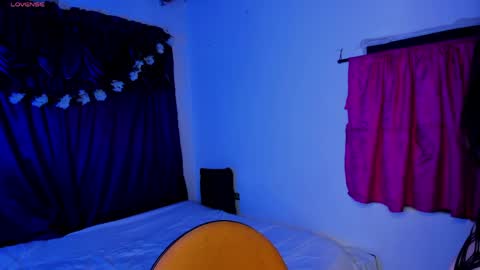 Shaira Clark online show from April 1, 1:17 am