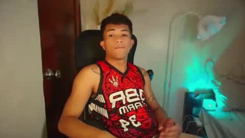 shake_raytow34 online show from June 3, 4:23 pm