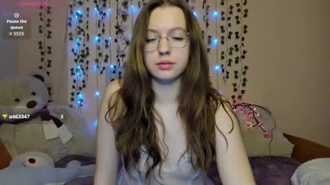 Vivian online show from October 10, 3:33 pm