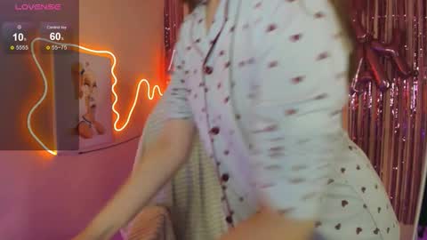 Vivian online show from December 19, 4:36 pm