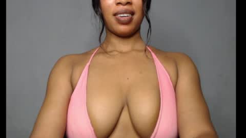 Snapshot of shallie_x chatting on June 1, 8:05 am ESTHER online show from June 1, 8:05 am
