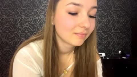 Iris online show from November 25, 8:20 pm