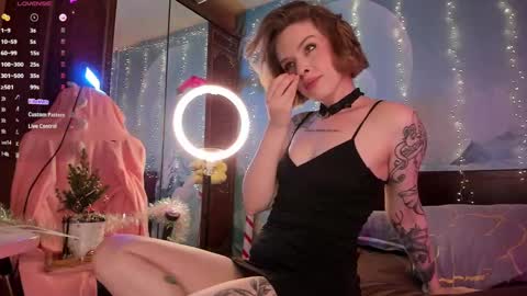 Snapshot of shameles_pussy chatting on December 13, 12:39 pm shameles_pussy online show from December 13, 12:39 pm