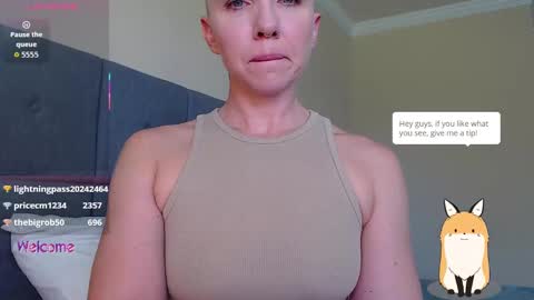 Shalynn online show from October 6, 5:21 pm