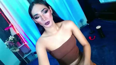 MISS SHANE online show from December 4, 8:29 pm