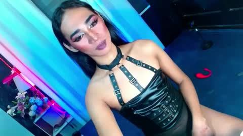 MISS SHANE online show from December 7, 11:45 pm