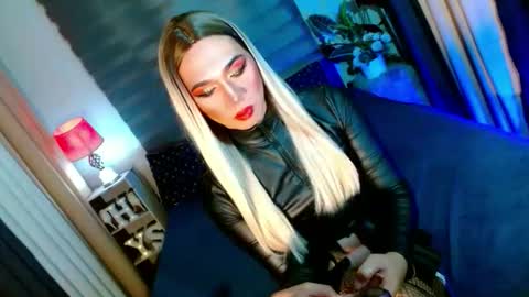 Snapshot of shane_hugexx chatting on October 9, 6:39 pm MISS SHANE online show from October 9, 6:39 pm