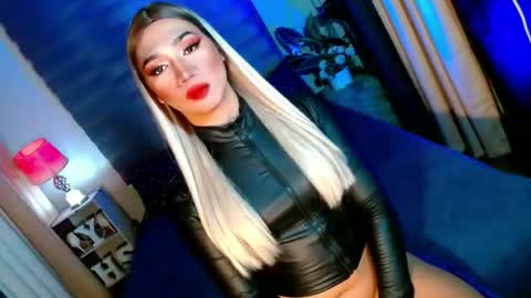 Snapshot of shane_hugexx chatting on October 11, 6:17 pm MISS SHANE online show from October 11, 6:17 pm