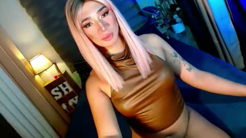 Snapshot of shane_hugexx chatting on November 7, 5:13 pm MISS SHANE online show from November 7, 5:13 pm