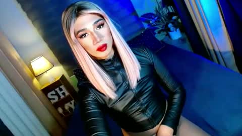 Snapshot of shane_hugexx chatting on November 12, 9:14 pm MISS SHANE online show from November 12, 9:14 pm