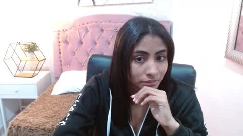 shanelle online show from October 18, 3:13 pm