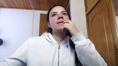 Snapshot of shanel_lozano chatting on October 21, 7:14 pm shanel_lozano online show from October 21, 7:14 pm