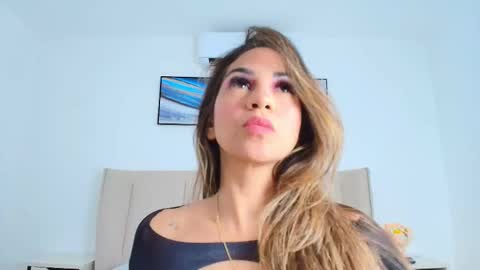 Shanell online show from December 2, 4:35 pm