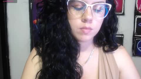 Snapshot of shanellmoore chatting on December 17, 1:39 am Shanell Moore online show from December 17, 1:39 am