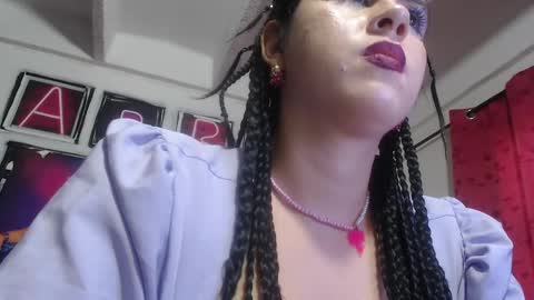Snapshot of shanellmoore chatting on December 20, 10:22 pm Shanell Moore online show from December 20, 10:22 pm