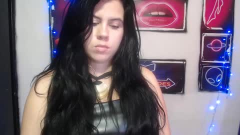 Snapshot of shanellmoore chatting on March 7, 9:38 pm Shanell Moore online show from March 7, 9:38 pm