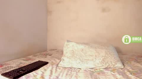 Snapshot of shaniblack chatting on May 13, 9:44 pm Danna online show from May 13, 9:44 pm