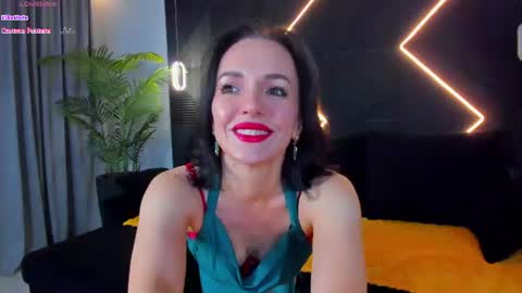Snapshot of shanita_aura chatting on July 5, 3:19 pm Hi Im Shanita or Mistress online show from July 5, 3:19 pm