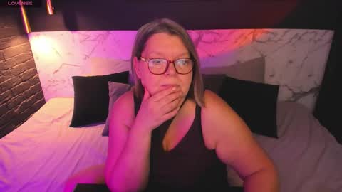 Shannon online show from November 3, 1:01 pm