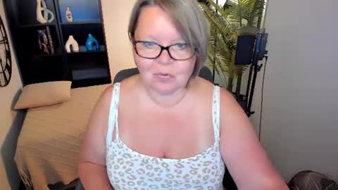 Snapshot of shannonshine chatting on July 14, 10:54 am Shannon online show from July 14, 10:54 am