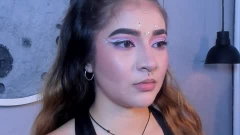 Shanntal  online show from November 12, 7:24 pm